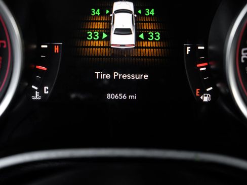 Used 2015 Dodge Challenger R/T Scat Pack w/ Leather Interior Group image 18