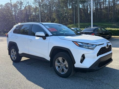 Used 2024 Toyota RAV4 XLE w/ Convenience Package image 4