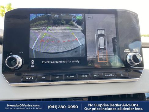 Used 2023 Mitsubishi Outlander SEL AWD/4WD image 6