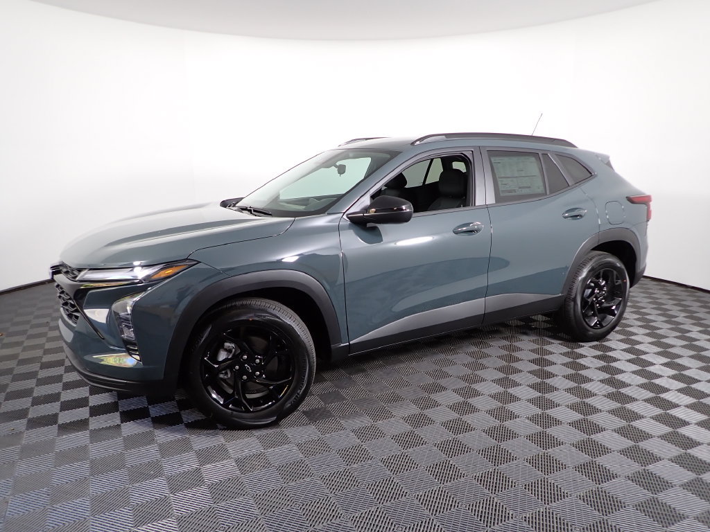 New 2026 Chevrolet Trax LT w/ Midnight Edition FWD image 9