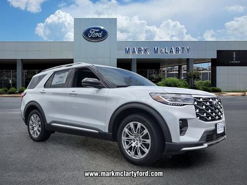 New 2026 Ford Explorer Platinum RWD image 4