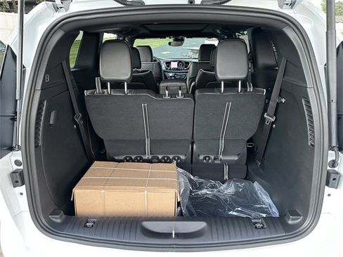 New 2026 Chrysler Pacifica Limited w/ S Appearance Package image 10