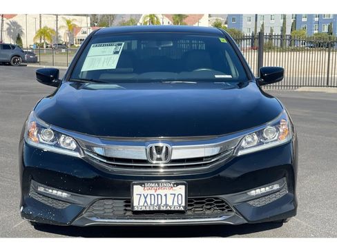 Used 2017 Honda Accord Sport image 10