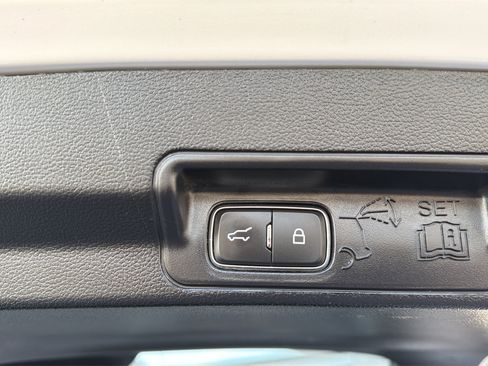 Used 2021 Ford Explorer XLT AWD/4WD image 28