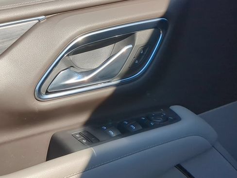 Used 2023 GMC Yukon XL SLT w/ SLT Luxury Package AWD/4WD image 23