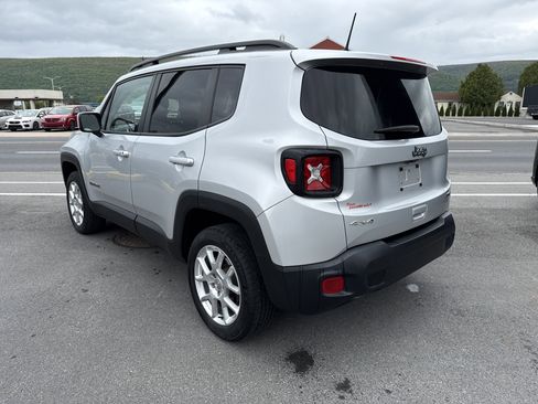 Used 2020 Jeep Renegade Latitude w/ Cold Weather Group AWD/4WD image 6