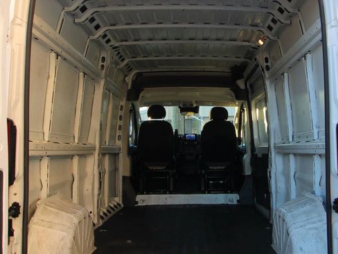 Used 2022 RAM ProMaster 2500 FWD image 11