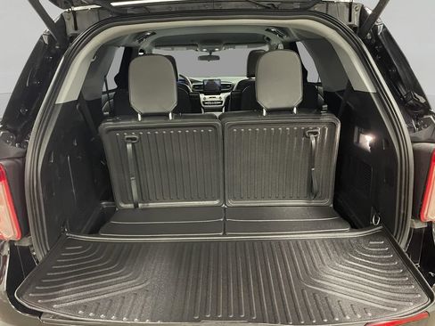 Used 2023 Ford Explorer XLT w/ Equipment Group 202A RWD image 11