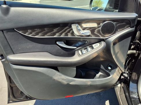 Used 2017 Mercedes-Benz GLC 300 image 27