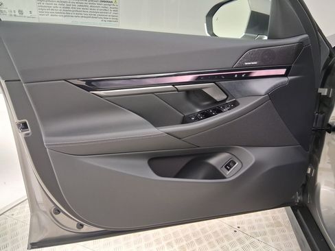 New 2026 BMW 530i w/ Convenience Package image 21