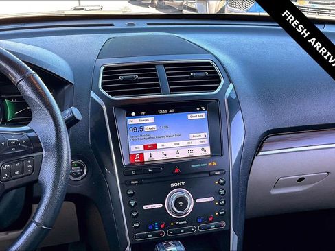 Used 2019 Ford Explorer Limited w/ Ford Safe & Smart Package image 9