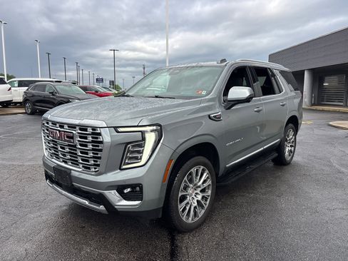 Used 2025 GMC Yukon Denali w/ LPO, Floor Liner Package AWD/4WD image 3