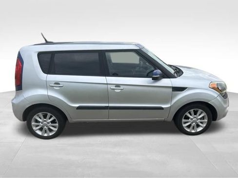Used 2012 Kia Soul + w/ Audio Pkg FWD image 2
