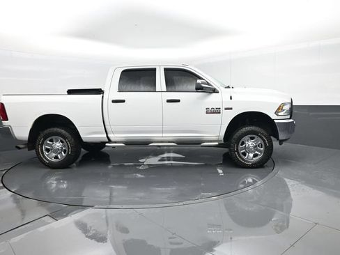 Used 2018 RAM 2500 Tradesman w/ Chrome Appearance Group AWD/4WD image 4