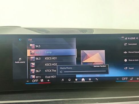 Used 2024 BMW X7 xDrive40i w/ M Sport Package image 53