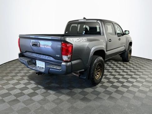Used 2017 Toyota Tacoma TRD Sport w/ Tow Package (A/T) AWD/4WD image 9