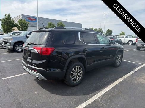 Used 2017 GMC Acadia SLE AWD/4WD image 3