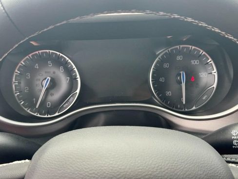 New 2027 Chrysler Pacifica Select FWD image 18