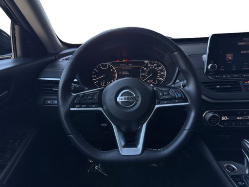 Used 2019 Nissan Altima 2.5 SV FWD image 4