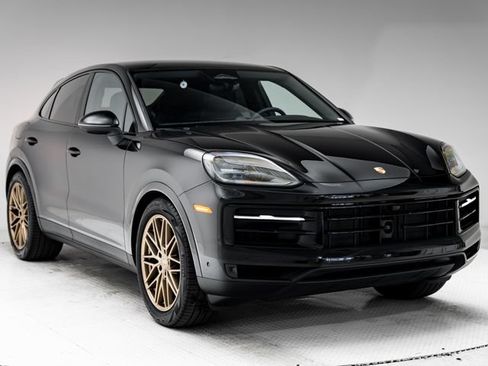 New 2026 Porsche Cayenne Coupe AWD/4WD image 32