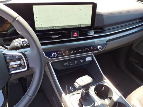 New 2026 Kia Carnival FWD image 25