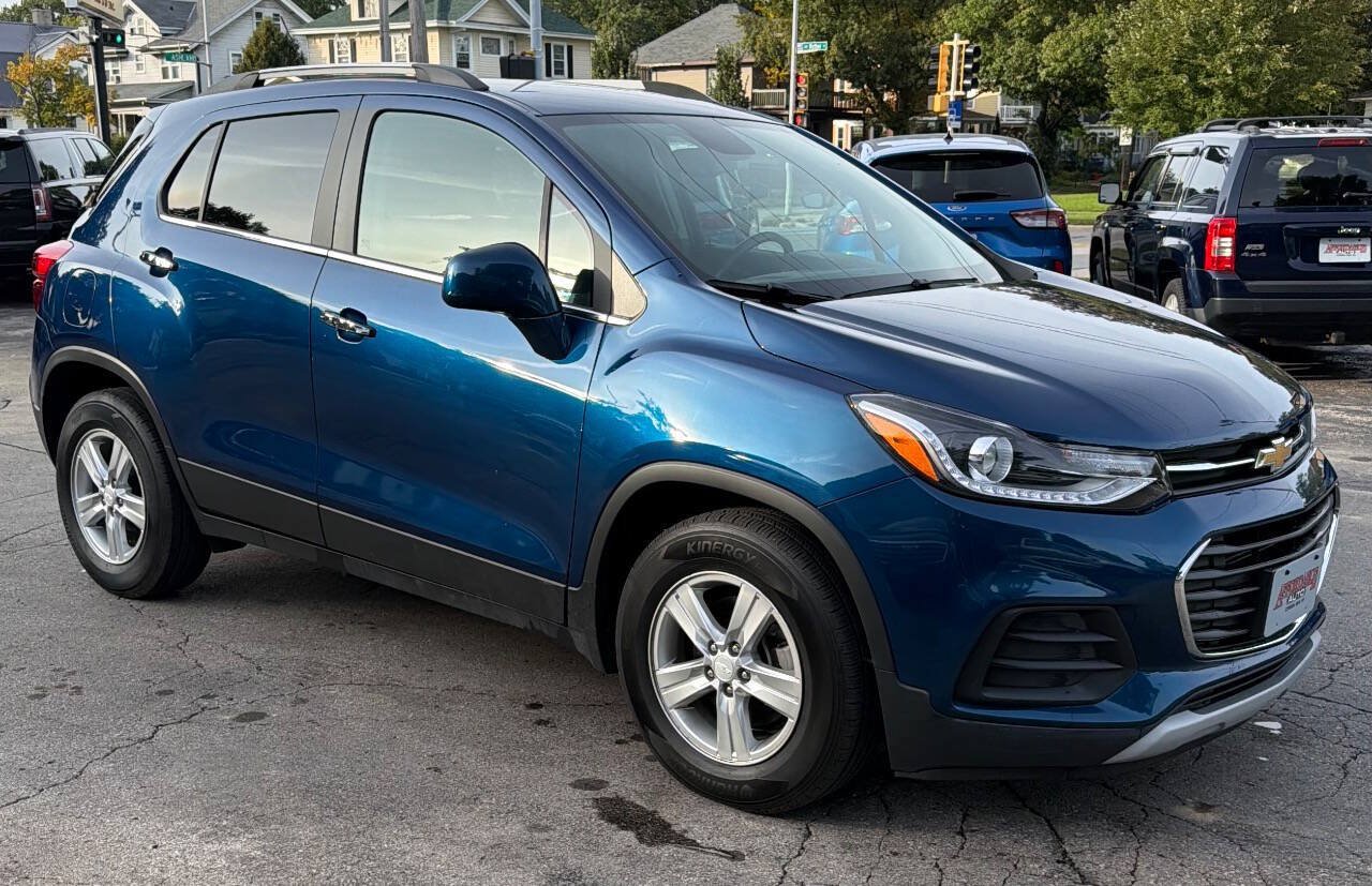 Used 2020 Chevrolet Trax LT w/ LT Convenience Package FWD image 9