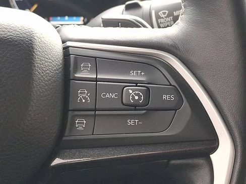 Used 2022 Jeep Grand Cherokee L Laredo AWD/4WD image 20