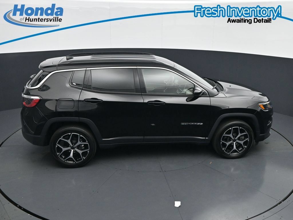 Used 2025 Jeep Compass Limited AWD/4WD image 25