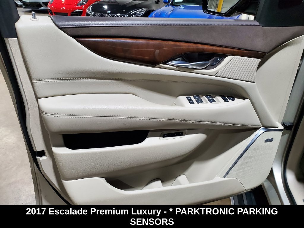 Used 2017 Cadillac Escalade Premium Luxury AWD/4WD image 8