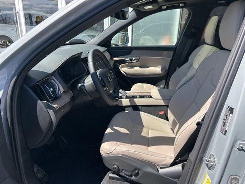 Used 2025 Volvo XC90 B5 Plus image 17