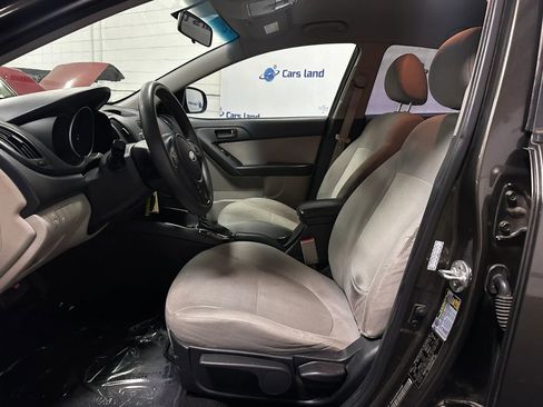 Used 2011 Kia Forte EX image 10