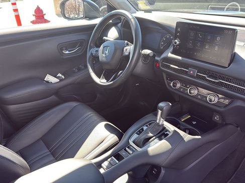 Certified 2025 Honda HR-V EX-L image 32