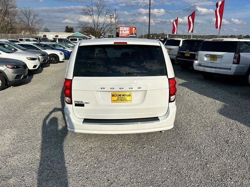 Used 2014 Dodge Grand Caravan American Value Package image 17