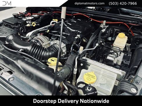 Used 2017 Jeep Wrangler Unlimited Rubicon w/ Connectivity Group AWD/4WD image 46