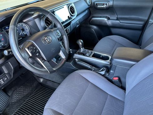 Used 2019 Toyota Tacoma TRD Sport w/ Exterior Package RWD image 10