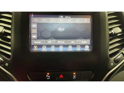 Used 2021 Jeep Cherokee Latitude Plus image 13