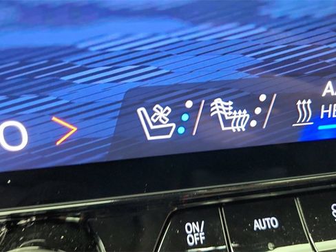 New 2025 Chevrolet Blazer EV RS image 25