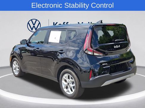 Used 2025 Kia Soul LX w/ LX Technology Package FWD image 6