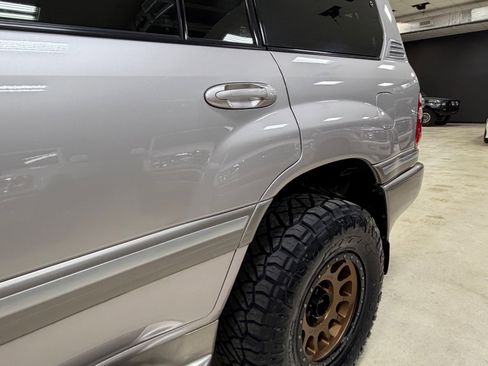 Used 2000 Toyota Land Cruiser image 16