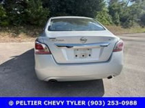 Used 2015 Nissan Altima 2.5 S FWD image 5