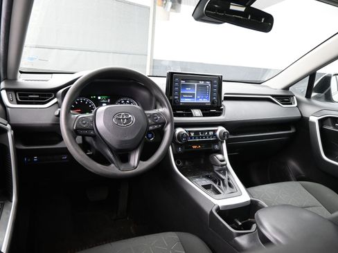 Used 2022 Toyota RAV4 XLE w/ Convenience Package image 19