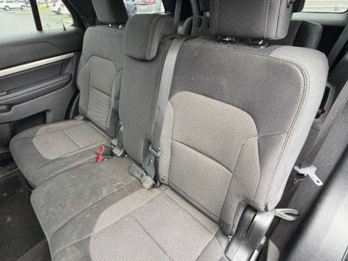 Used 2018 Ford Explorer XLT AWD/4WD image 5