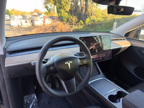 Used 2023 Tesla Model Y Long Range AWD/4WD image 15