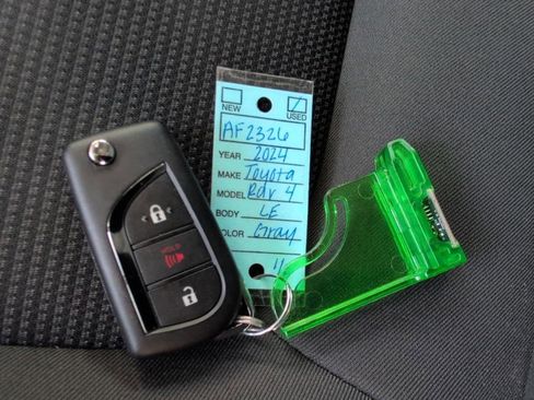 Used 2024 Toyota RAV4 LE FWD image 9