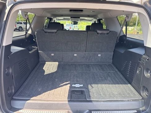 Used 2018 Chevrolet Suburban LT AWD/4WD image 33
