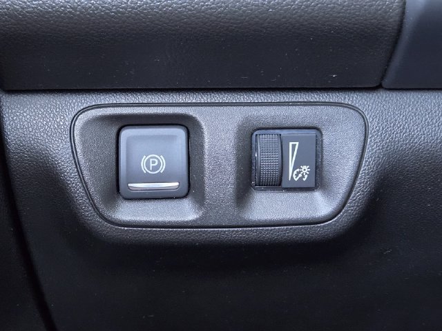 Used 2020 GMC Acadia AT4 w/ Driver Alert Package II AWD/4WD image 17