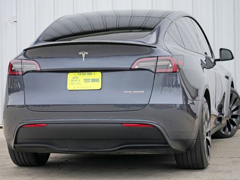 Used 2022 Tesla Model Y Performance image 5