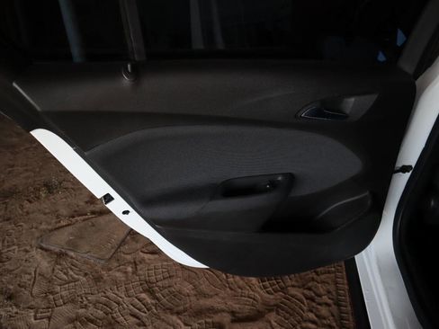 Used 2018 Chevrolet Cruze LT w/ Redline Edition image 17