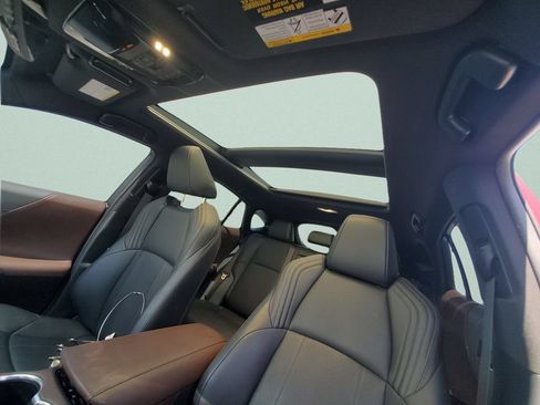 Used 2021 Toyota Venza Limited w/ Advanced Technology Package AWD/4WD image 17