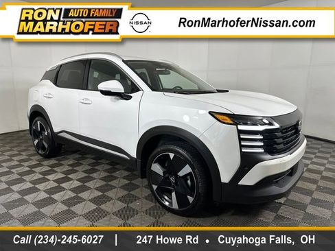 Certified 2025 Nissan Kicks SR image 1